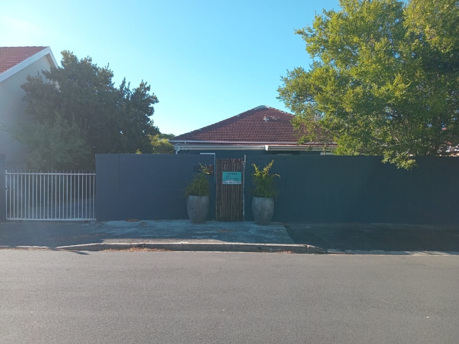 3 Bedroom Property for Sale in Strand Central Western Cape